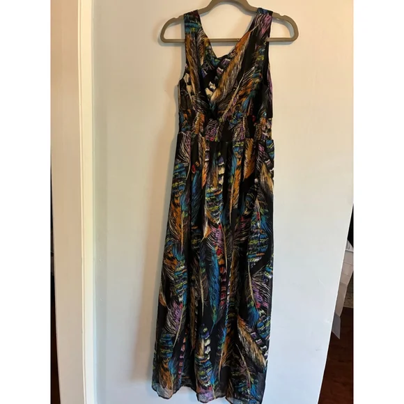 0189 NWT Size Medium Boho Maxi Dress in Bright Summer Colors. - Picture 5 of 13